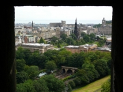 su_e_giu_per_il_castello15