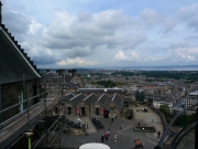 su_e_giu_per_il_castello31