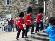 su_e_giu_per_il_castello35