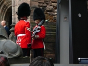 su_e_giu_per_il_castello38