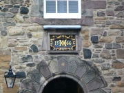 su_e_giu_per_il_castello41