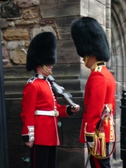 su_e_giu_per_il_castello42