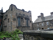 su_e_giu_per_il_castello46