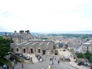 su_e_giu_per_il_castello48